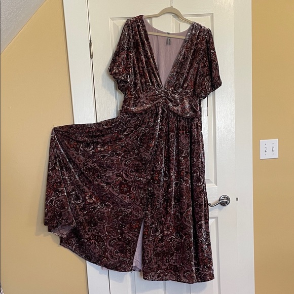 Anthropologie Burgundy Velvet Midi Dress - Picture 3 of 10